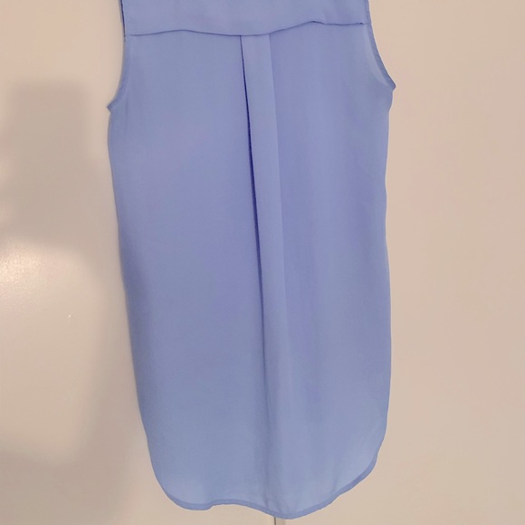 Sky blue sleeveless top - Picture 3 of 4